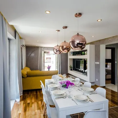 Tesa By Guide Villa *