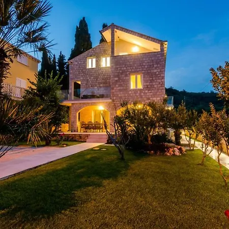 Tesa By Guide Villa *