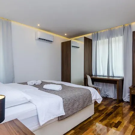 Villa Tesa By Guide *