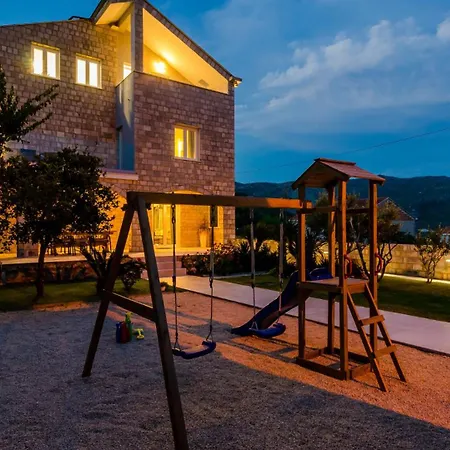 Villa Tesa By Guide *