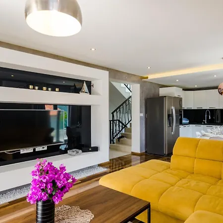 Tesa By Guide Villa *