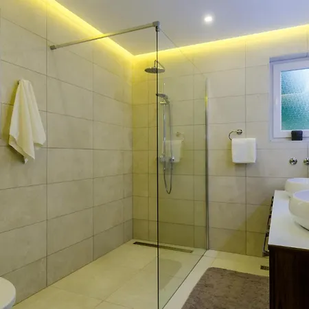 Tesa By Guide Villa